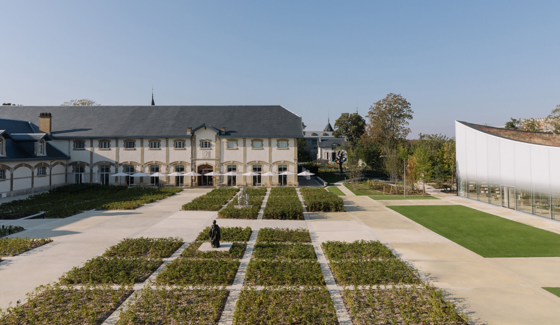 4 RUE DES CRAY&Egrave;RES