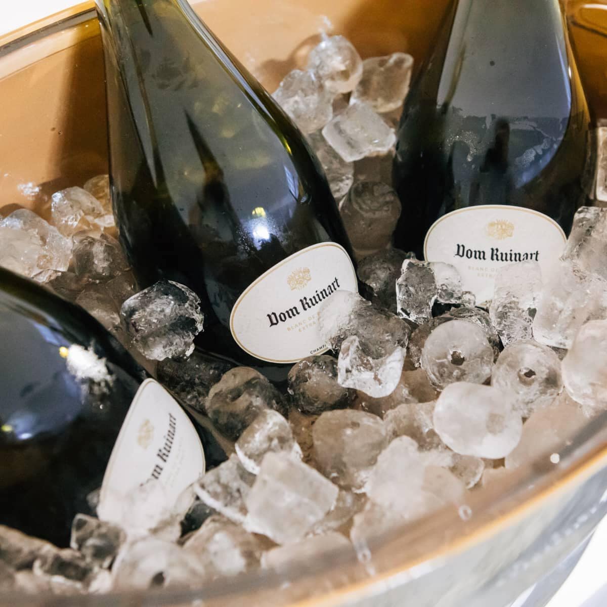 Ruinart serving ritual temperature